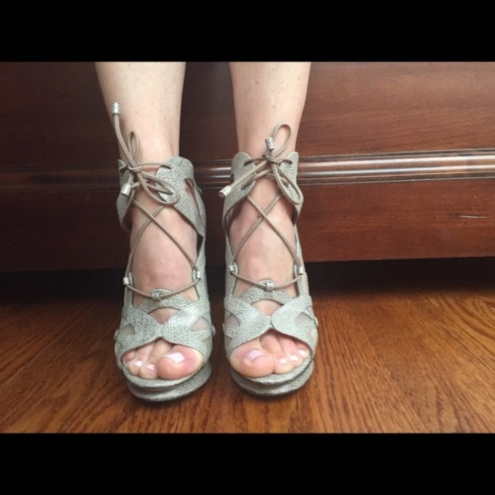 New Nicholas Kirkwood Carrie Bradshaw SATC platform lace up mesh cutout heels - Picture 5 of 5